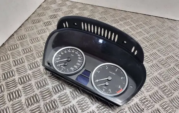 BMW 5 E60 E61 Speedometer (instrument cluster) 6983153 70920183037 110080213