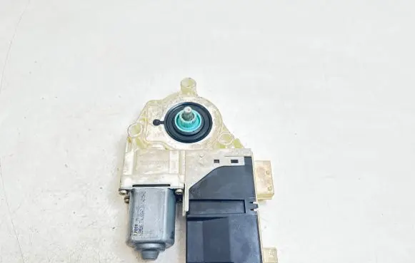 Citroen C4 I Front door window regulator motor 9647441580 930601 9806911000
