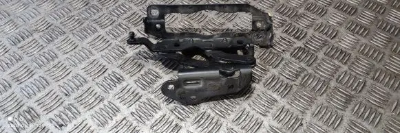 Mercedes-Benz CLS C218 X218 Engine bonnet/hood hinges A2048800828