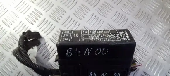 Nissan Primera Fuse box set 243825j005 71543129