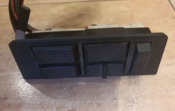 Mazda 323 Electric window control switch 513017