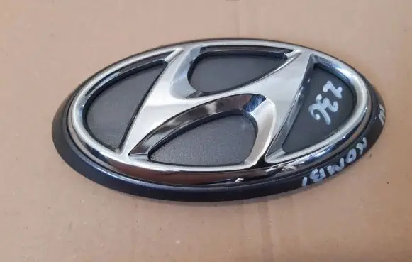 Hyundai i30 Manufacturers badge/model letters 87311G4200