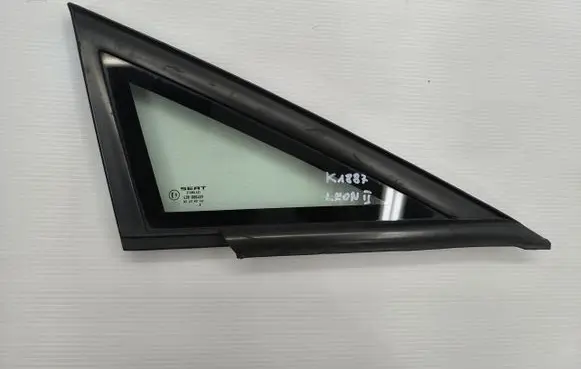 Seat Leon (1P) Rear side window