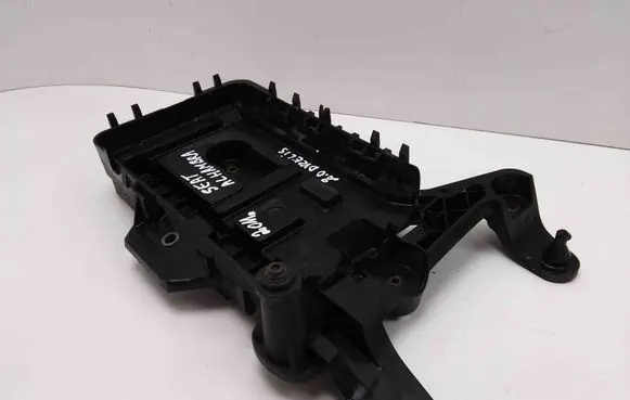 Seat Alhambra (Mk2) Battery box tray 1K0915333