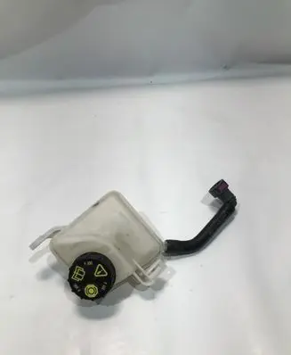 Ford Focus Brake fluid reservoir JX61-2N147-AC