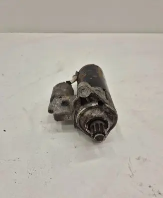 Volkswagen Golf V Starter motor 02E111023H