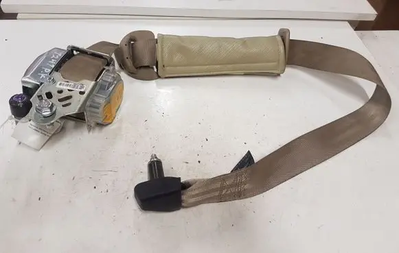 KIA Sorento Front seatbelt 888102P450J7