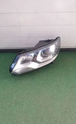 Volkswagen Tiguan Headlight/headlamp 5N1941751 5N0941329