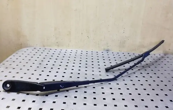 Volvo V40 Front wiper blade arm 31276063