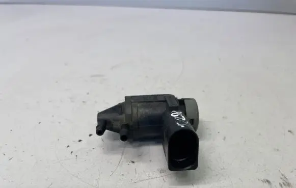 Audi A5 8T 8F Turbo solenoid valve 1K0906283A