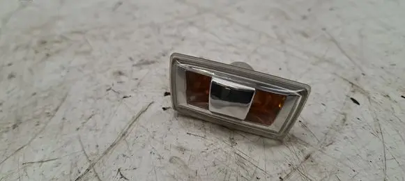 Opel Insignia A Front fender indicator light 13252455