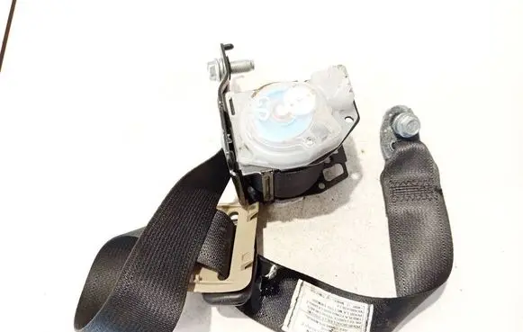 Rear seatbelt