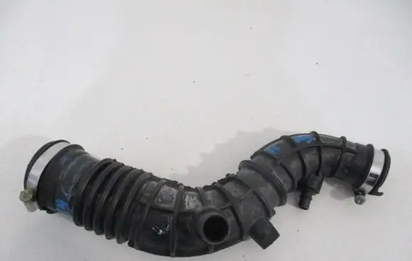 Renault Clio IV Air intake duct part 165764382R