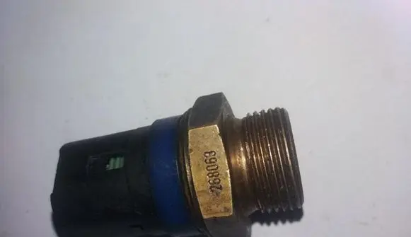 Audi A4 S4 B5 8D Coolant temperature sensor 025906041A