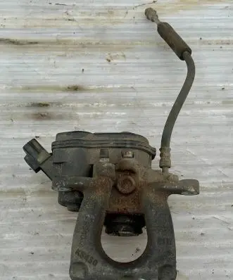 Mazda 3 III Rear brake caliper