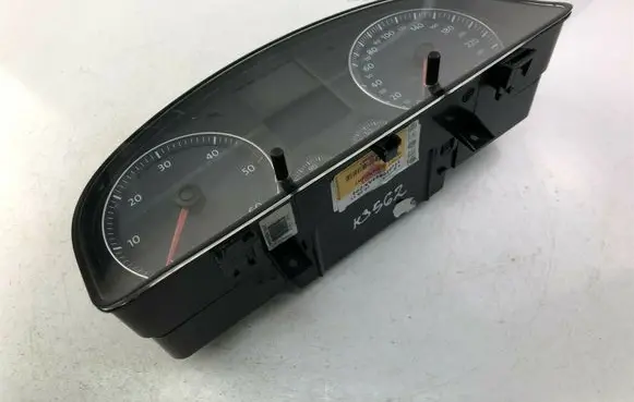 Volkswagen Touran I Speedometer (instrument cluster) 1T0920864AX K3652