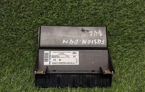 Ford Fusion Comfort/convenience module 4S6T15K600CB 5WK48968A