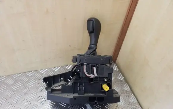 Volvo S60 Gear shifter/selector