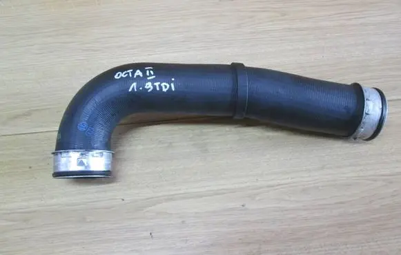 Skoda Octavia Mk2 (1Z) Intercooler hose/pipe 1K0145838N