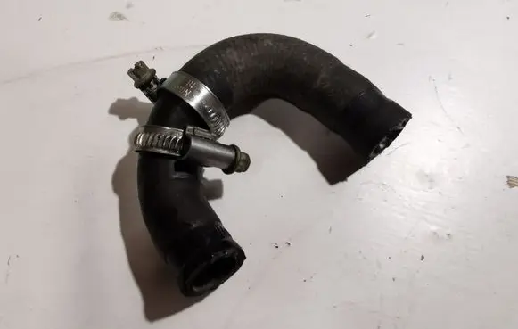 Coolant pipe/hose