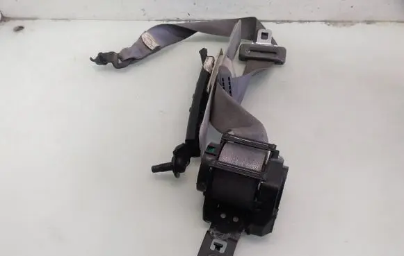 Jeep Grand Cherokee (WK) Front seatbelt