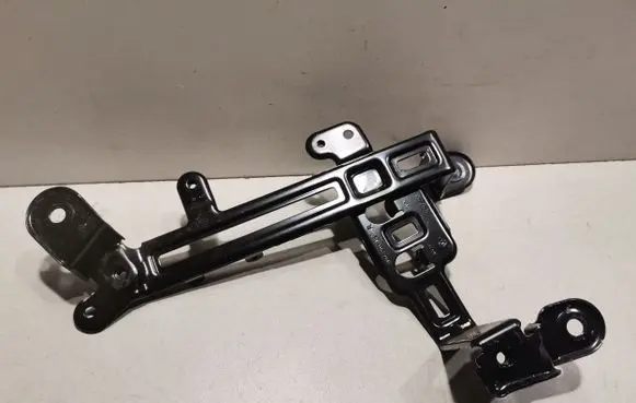 Audi Q7 4M Other engine bay part 4M0201827R