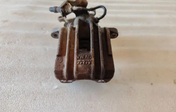 Skoda Yeti (5L) Rear brake caliper