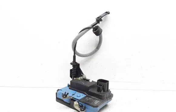 Volvo XC70 Front door lock 30784525