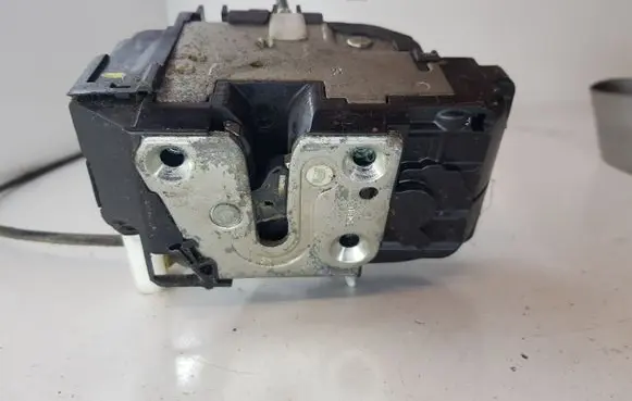 Nissan Micra Front door lock 2304C