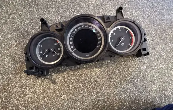 Mercedes-Benz C W204 Speedometer (instrument cluster) A2049005713