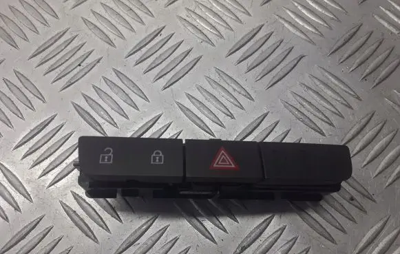 Opel Insignia A Hazard warning light relay 13271928