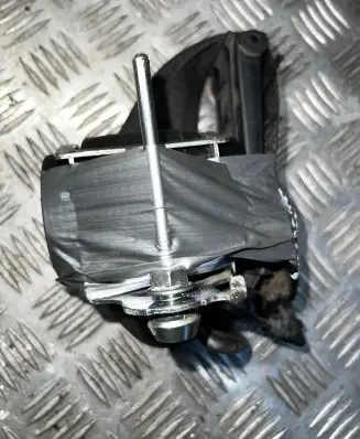 Opel Astra H Front seatbelt 8520FJ13044 304A