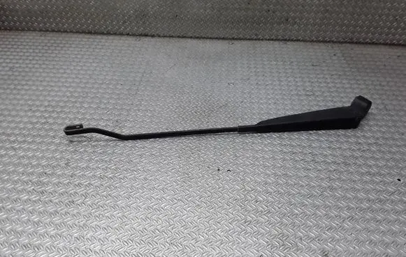 Nissan Navara D22 Front wiper blade arm