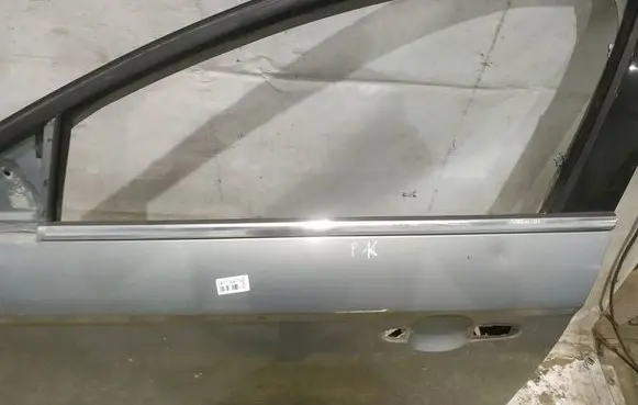 Ford Mondeo MK IV Front door glass trim molding