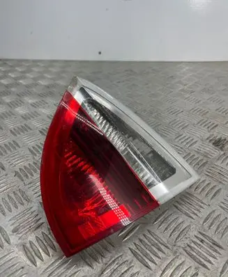 Tailgate rear/tail lights
