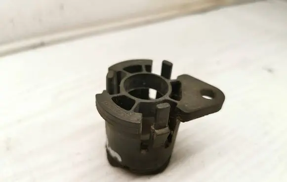Volvo C30 Radiator mount bracket 30639749