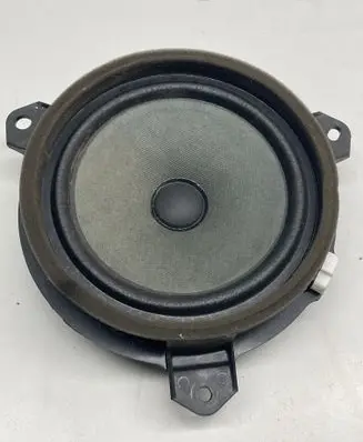 Toyota RAV 4 (XA40) Front door speaker 8616052331
