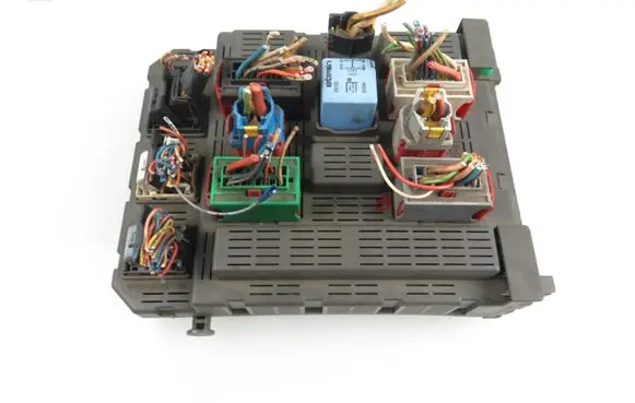 Peugeot 607 Central body control module 9654696080