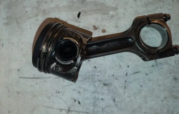 BMW 5 E60 E61 Piston 