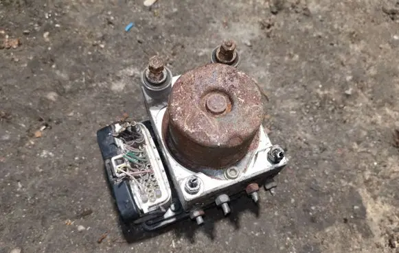 Toyota Yaris ABS Pump TY2WD9Z071 BT88
