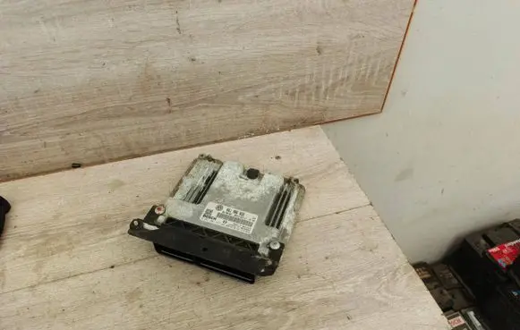 Volkswagen PASSAT B6 Engine control unit/module 06J906026 0261201537