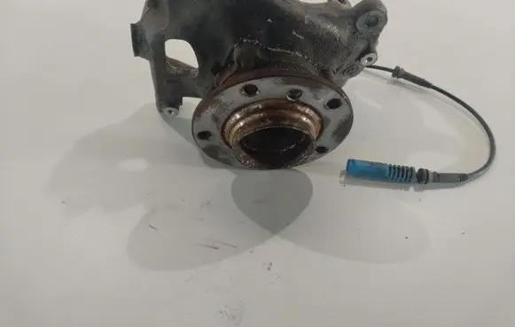 BMW 5 E60 E61 Front wheel hub 6760954