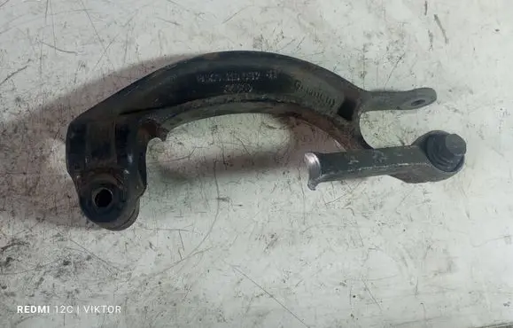 Audi A4 S4 B8 8K Lower shock absorber bracket 8K0413037H