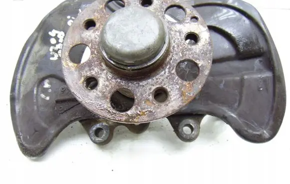 Mercedes-Benz C W204 Front wheel hub spindle knuckle