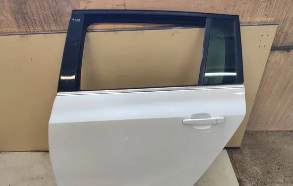Opel Zafira C Rear door 