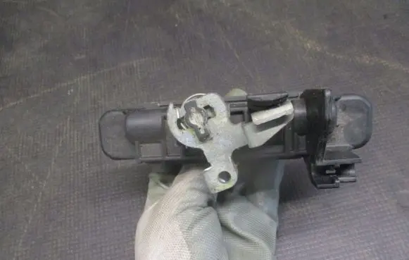 Mazda 3 I Tailgate lock latch 