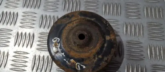 Volkswagen Golf III Coil spring mount 