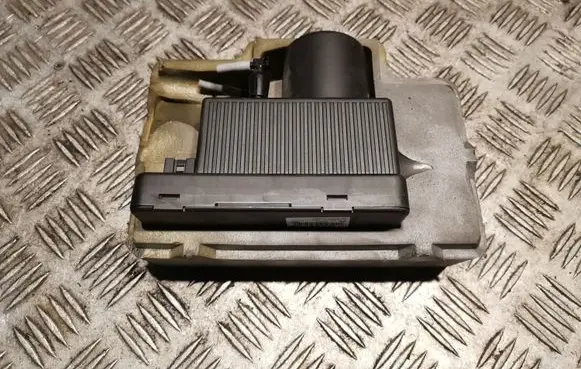 Mercedes-Benz E W211 Central locking vacuum pump 2038000048