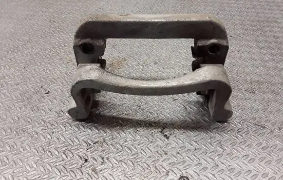 Opel Insignia A Brake caliper pad carrier rear
