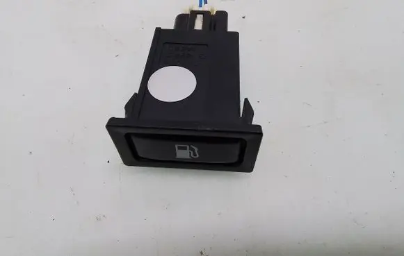 Toyota Avensis T250 Fuel tank opening switch 